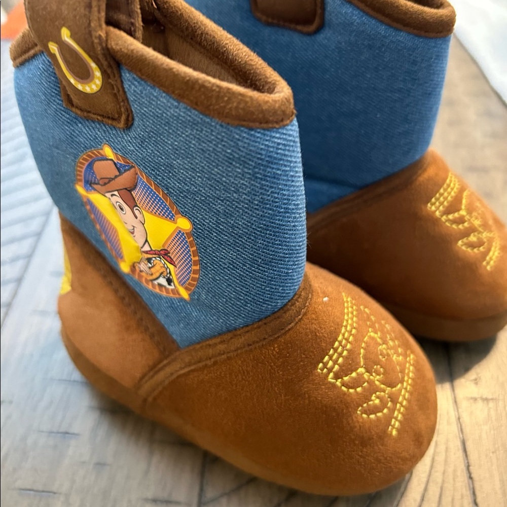 Toy Story-Woodys boots Brown  Size 5-6